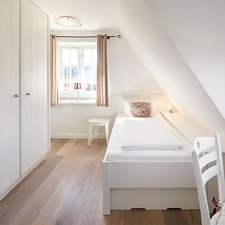 Reethues Marta - Rechts Ferienhaus