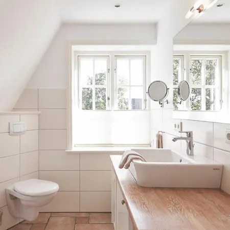 Reethues Marta - Rechts Ferienhaus *