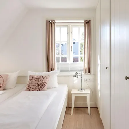 Reethues Marta - Rechts Ferienhaus Utersum